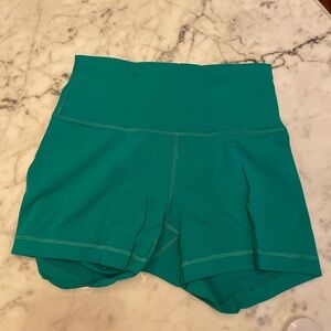 Lululemon wunder train contour shorts size 8